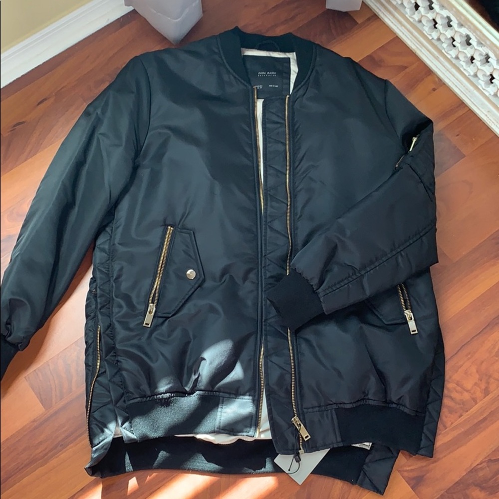 ZARA BASIC outerwear Black Bomber Jacket w gold zipper and snaps BNWT